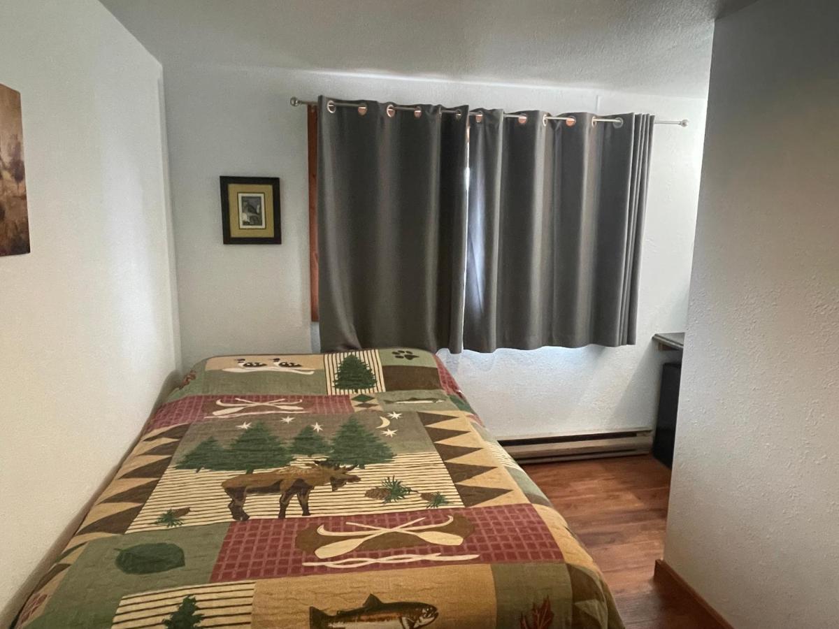 Brown Bear Saloon & Motel Bird Creek Dış mekan fotoğraf
